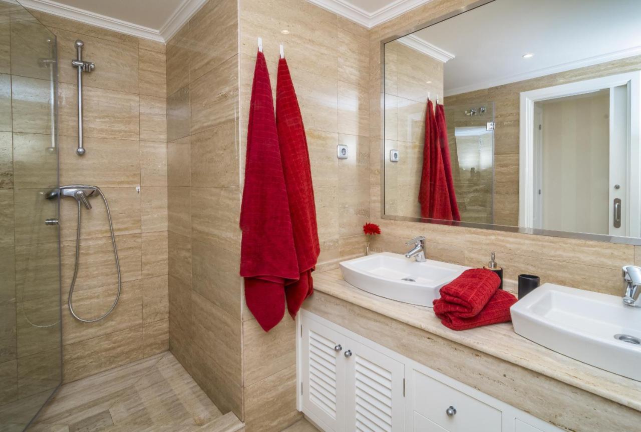 Hb - Comfortable Beachfront Holiday Apartment Estepona Zewnętrze zdjęcie