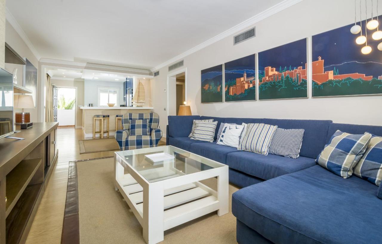 Hb - Comfortable Beachfront Holiday Apartment Estepona Zewnętrze zdjęcie