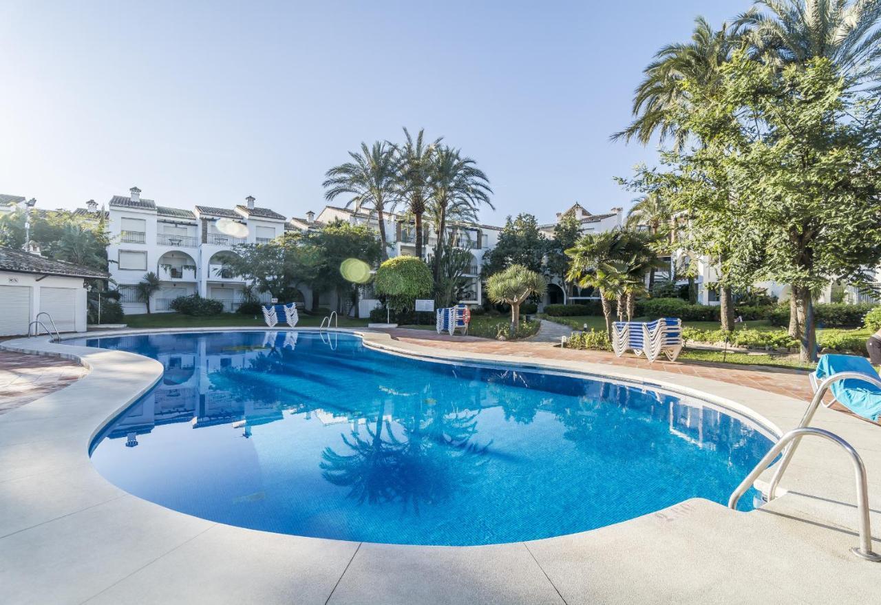 Hb - Comfortable Beachfront Holiday Apartment Estepona Zewnętrze zdjęcie
