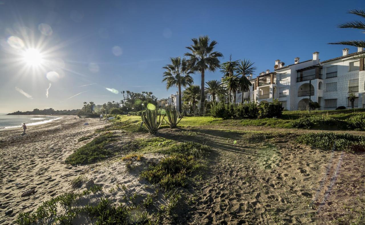 Hb - Comfortable Beachfront Holiday Apartment Estepona Zewnętrze zdjęcie