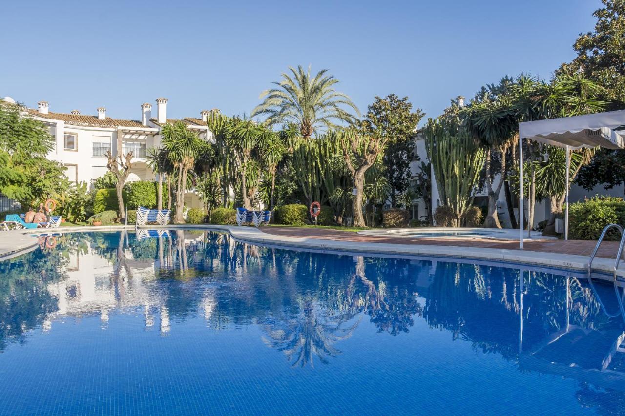 Hb - Comfortable Beachfront Holiday Apartment Estepona Zewnętrze zdjęcie