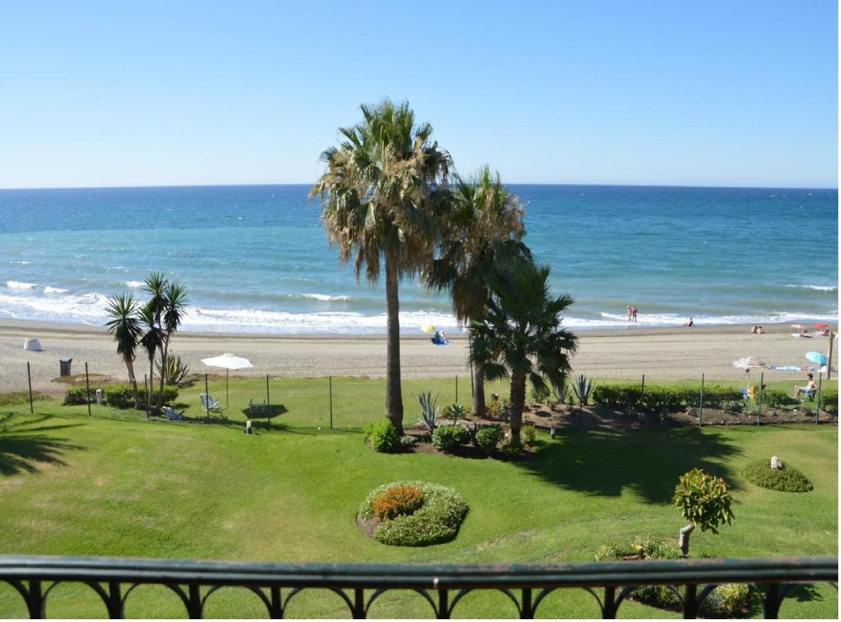 Hb - Comfortable Beachfront Holiday Apartment Estepona Zewnętrze zdjęcie